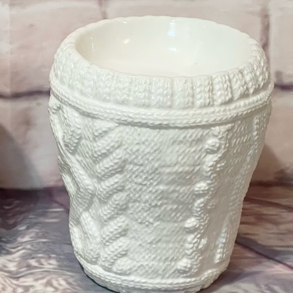Sweater wax warmer